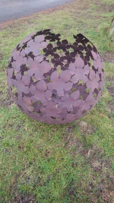Plastika z hroznových listov-corten